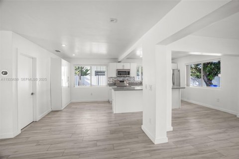 Купить виллу или дом в Холливуд, Флорида 3 спальни, № 1988647 - фото 10