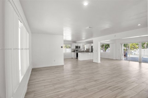 Купить виллу или дом в Холливуд, Флорида 3 спальни, № 1988647 - фото 6