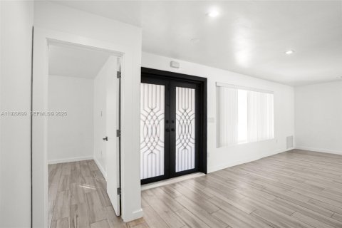 Купить виллу или дом в Холливуд, Флорида 3 спальни, № 1988647 - фото 5