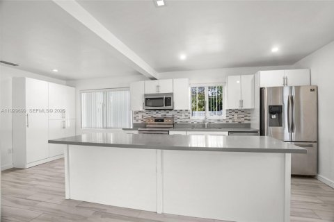 Купить виллу или дом в Холливуд, Флорида 3 спальни, № 1988647 - фото 13