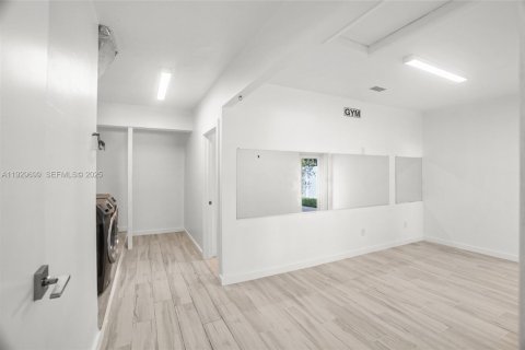 Купить виллу или дом в Холливуд, Флорида 3 спальни, № 1988647 - фото 18