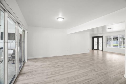 Купить виллу или дом в Холливуд, Флорида 3 спальни, № 1988647 - фото 17