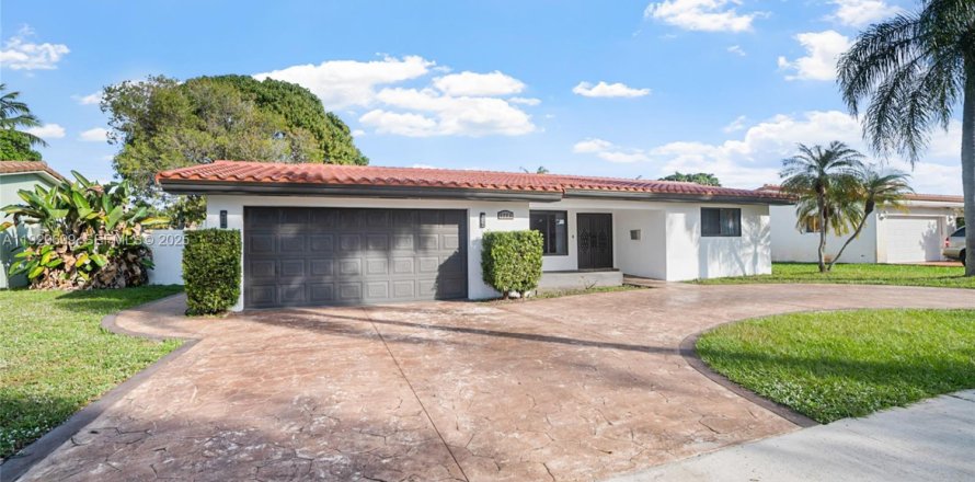 Дом в Холливуд, Флорида 3 спальни № 1988647