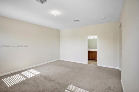 Adosado en alquiler en Miami, Florida, 4 dormitorios, 294.87 m2 № 1881827 - foto 22