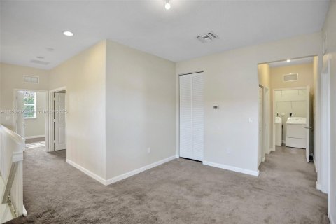 Adosado en alquiler en Miami, Florida, 4 dormitorios, 294.87 m2 № 1881827 - foto 26