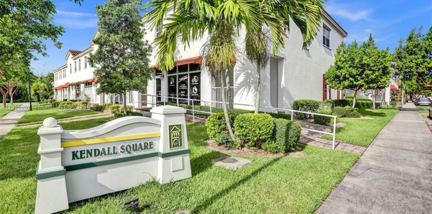 Adosado en Miami, Florida 4 dormitorios, 294.87 m2 № 1881827
