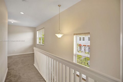 Adosado en alquiler en Miami, Florida, 4 dormitorios, 294.87 m2 № 1881827 - foto 25