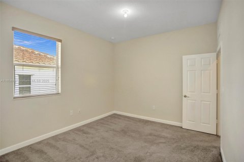 Adosado en alquiler en Miami, Florida, 4 dormitorios, 294.87 m2 № 1881827 - foto 30