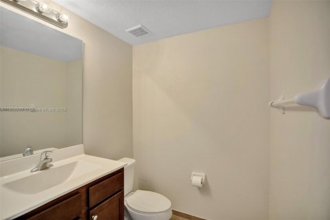 Adosado en alquiler en Miami, Florida, 4 dormitorios, 294.87 m2 № 1881827 - foto 14
