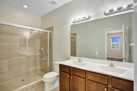 Adosado en alquiler en Miami, Florida, 4 dormitorios, 294.87 m2 № 1881827 - foto 23
