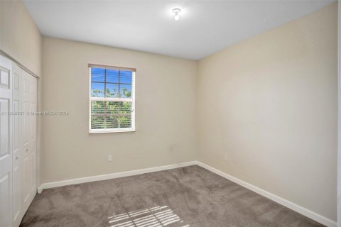 Adosado en alquiler en Miami, Florida, 4 dormitorios, 294.87 m2 № 1881827 - foto 15
