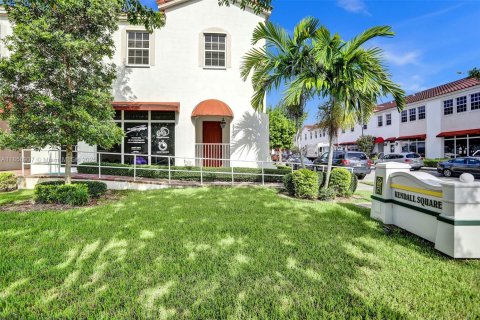 Adosado en alquiler en Miami, Florida, 4 dormitorios, 294.87 m2 № 1881827 - foto 2