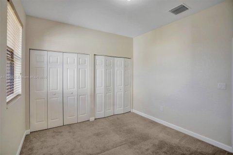 Adosado en alquiler en Miami, Florida, 4 dormitorios, 294.87 m2 № 1881827 - foto 29