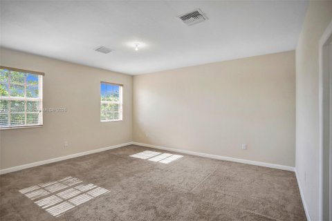 Adosado en alquiler en Miami, Florida, 4 dormitorios, 294.87 m2 № 1881827 - foto 20