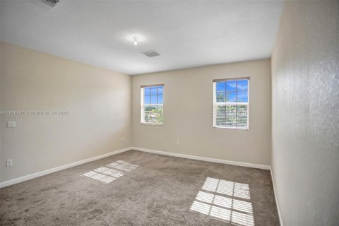 Adosado en alquiler en Miami, Florida, 4 dormitorios, 294.87 m2 № 1881827 - foto 21