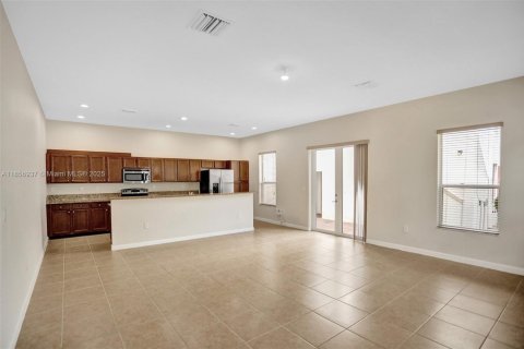 Adosado en alquiler en Miami, Florida, 4 dormitorios, 294.87 m2 № 1881827 - foto 7