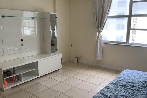 Condominio en venta en Hallandale Beach, Florida, 1 dormitorio, 120.77 m2 № 1766441 - foto 13