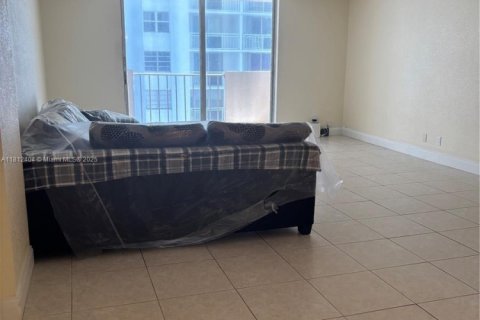Condominio en venta en Hallandale Beach, Florida, 1 dormitorio, 120.77 m2 № 1766441 - foto 16