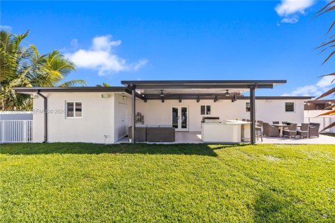 Villa ou maison à vendre à Miami, Floride: 3 chambres, 209.96 m2 № 1995885 - photo 8