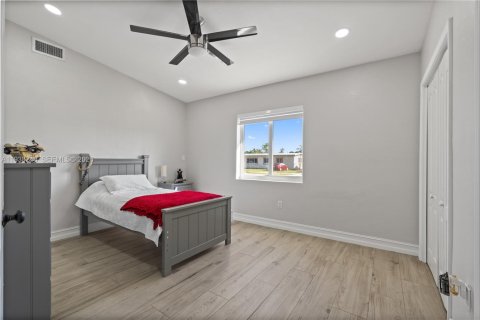 Villa ou maison à vendre à Miami, Floride: 3 chambres, 209.96 m2 № 1995885 - photo 16