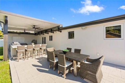 Villa ou maison à vendre à Miami, Floride: 3 chambres, 209.96 m2 № 1995885 - photo 28