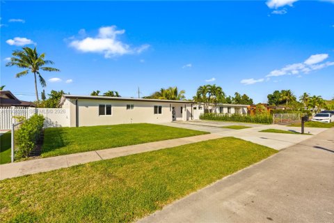 Villa ou maison à vendre à Miami, Floride: 3 chambres, 209.96 m2 № 1995885 - photo 18
