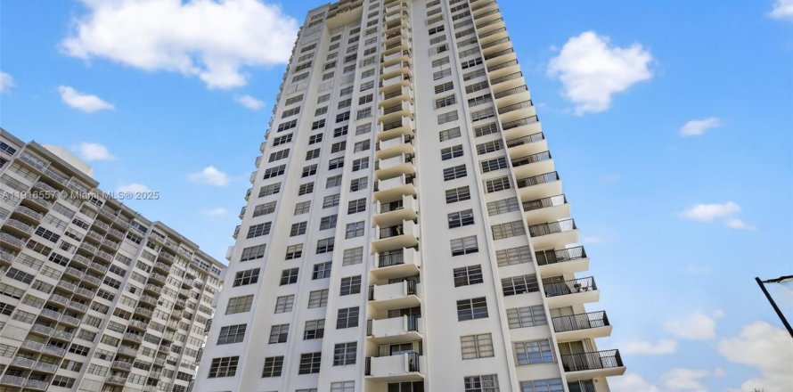 Condo à Aventura, Floride, 1 chambre  № 1973741