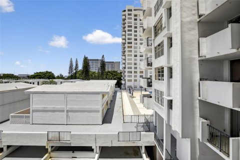 Copropriété à louer à Aventura, Floride: 1 chambre, 80.82 m2 № 1973741 - photo 27
