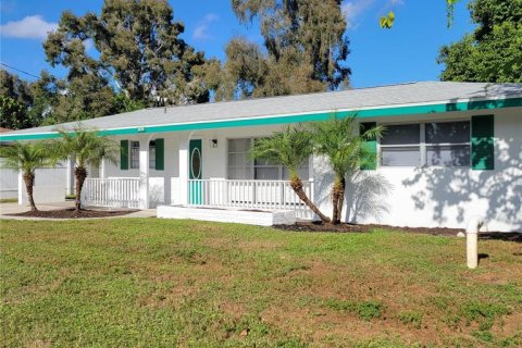 House in Sarasota, Florida 2 bedrooms, 100.89 sq.m. № 2379768 - photo 3