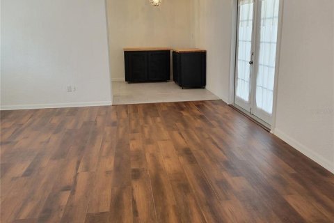 House in Sarasota, Florida 2 bedrooms, 100.89 sq.m. № 2379768 - photo 8