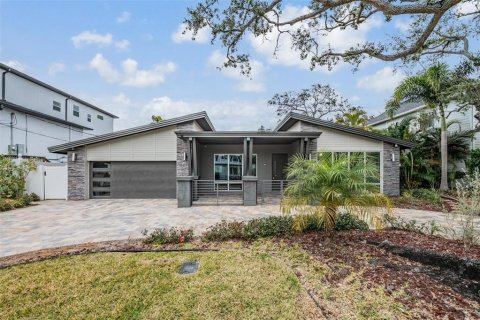 House in Tampa, Florida 3 bedrooms, 172.71 sq.m. № 2103341 - photo 3