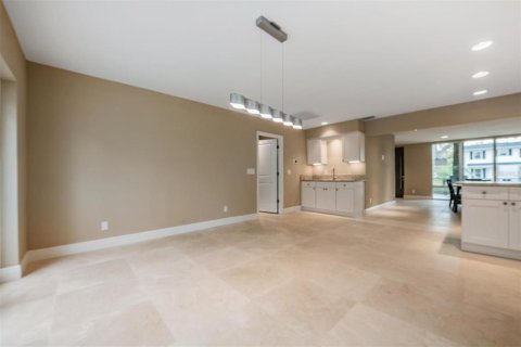 House in Tampa, Florida 3 bedrooms, 172.71 sq.m. № 2103341 - photo 12