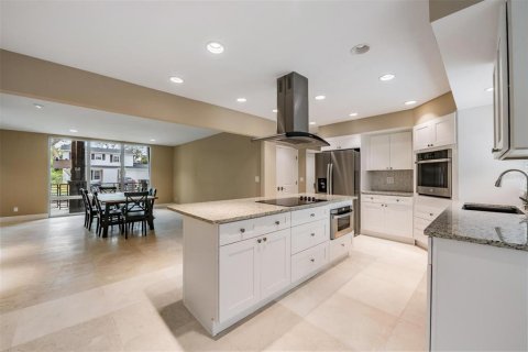 House in Tampa, Florida 3 bedrooms, 172.71 sq.m. № 2103341 - photo 13