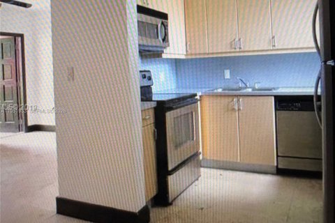 Condominio en alquiler en Miami, Florida, 1 dormitorio, 59.18 m2 № 2054311 - foto 3