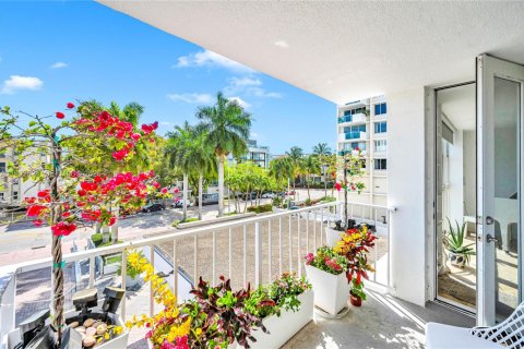 Condo in Miami Beach, Florida, 1 bedroom  № 2068004 - photo 6