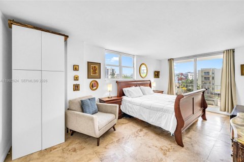 Condo in Miami Beach, Florida, 1 bedroom  № 2068004 - photo 9