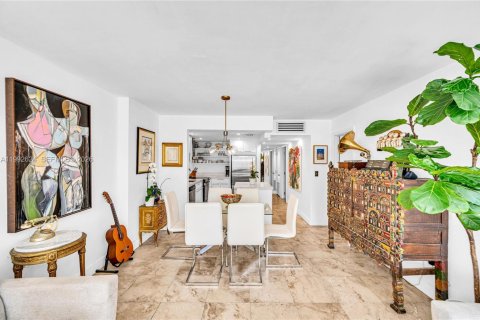 Condo in Miami Beach, Florida, 1 bedroom  № 2068004 - photo 27