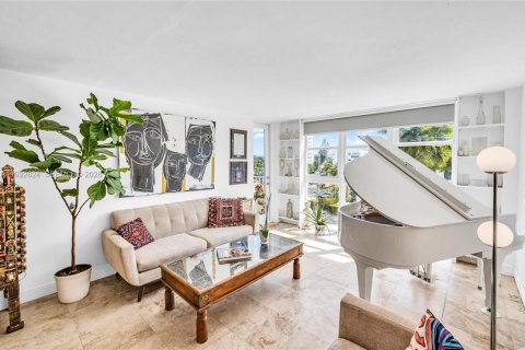Condo in Miami Beach, Florida, 1 bedroom  № 2068004
