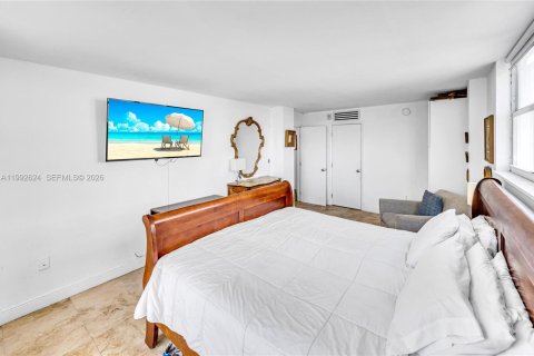 Condo in Miami Beach, Florida, 1 bedroom  № 2068004 - photo 20