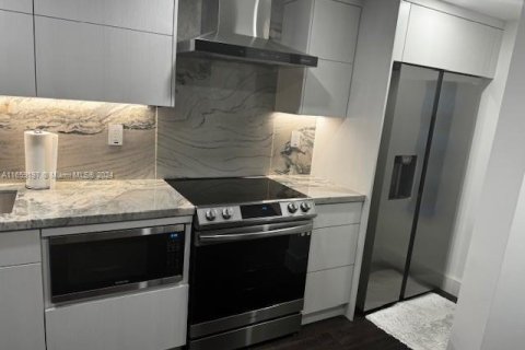 Снять в аренду кондоминиум в Майами-Бич, Флорида 1 спальня, 82.68м2, № 1936754 - фото 26