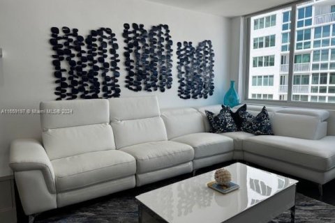 Снять в аренду кондоминиум в Майами-Бич, Флорида 1 спальня, 82.68м2, № 1936754 - фото 16