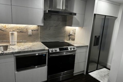 Снять в аренду кондоминиум в Майами-Бич, Флорида 1 спальня, 82.68м2, № 1936754 - фото 29