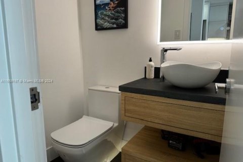 Снять в аренду кондоминиум в Майами-Бич, Флорида 1 спальня, 82.68м2, № 1936754 - фото 27