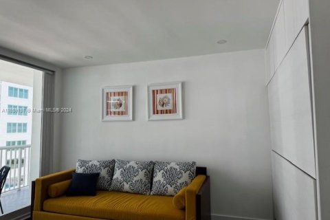 Снять в аренду кондоминиум в Майами-Бич, Флорида 1 спальня, 82.68м2, № 1936754 - фото 30