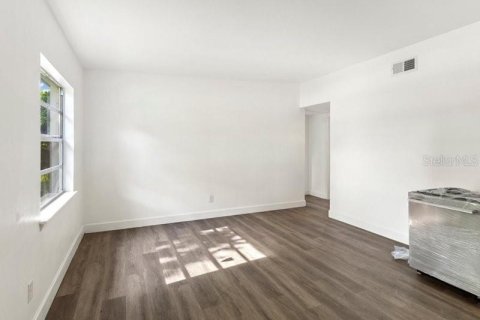 Villa ou maison à vendre à Sanford, Floride: 3 chambres, 117.24 m2 № 2314804 - photo 12
