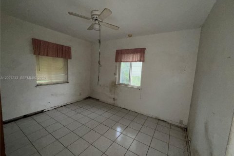 House in Hollywood, Florida 2 bedrooms, 87.14 sq.m. № 2389967 - photo 7