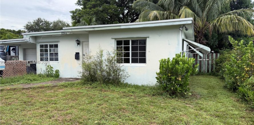 House in Hollywood, Florida 2 bedrooms, 87.14 sq.m. № 2389967