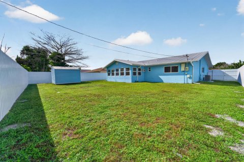 Villa ou maison à louer à Port St. Lucie, Floride: 3 chambres, 178.93 m2 № 2401886 - photo 10