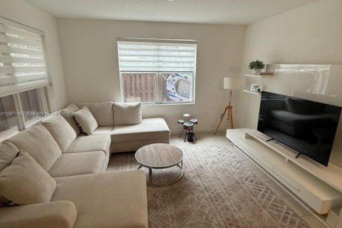 Touwnhouse à louer à Doral, Floride: 4 chambres, 195.56 m2 № 1932194 - photo 12