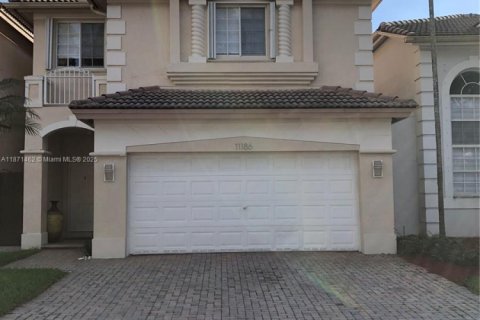 Touwnhouse à Doral, Floride 4 chambres, 195.56 m2 № 1932194